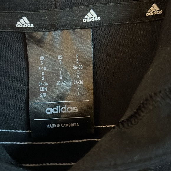 NWT Stylish Small Woman’s Cropped Black Pullover Hoodie - Picture 11 of 11